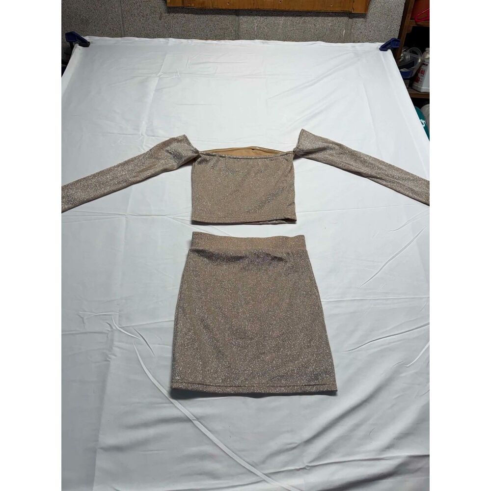Forever 21 womans skirt and crop top set size small